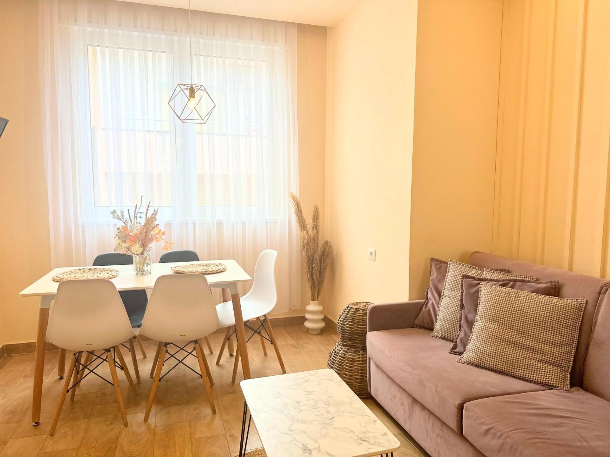 Apartment Elegant New - Colorful By The Sea